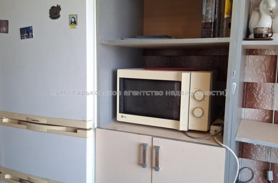 Продам квартиру, Валентиновская ул. , 3  ком., 65 м², косметический ремонт 
