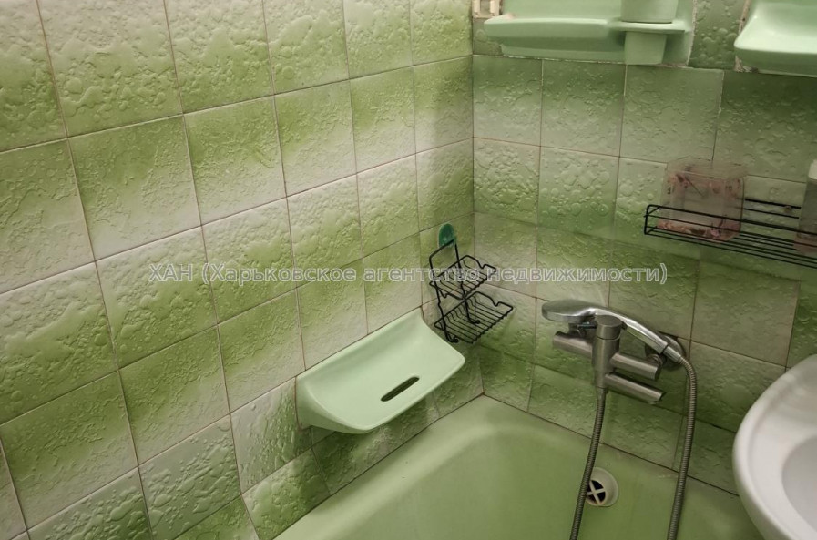 Продам квартиру, Валентиновская ул. , 3  ком., 65 м², косметический ремонт 