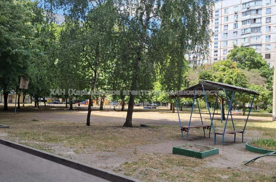 Продам квартиру, Валентиновская ул. , 3  ком., 65 м², косметический ремонт 