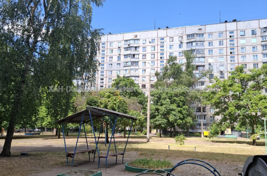 Продам квартиру, Валентиновская ул. , 3  ком., 65 м², косметический ремонт 