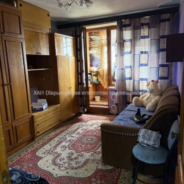 Продам квартиру, Валентиновская ул. , 3 кім., 65 м², косметический ремонт 