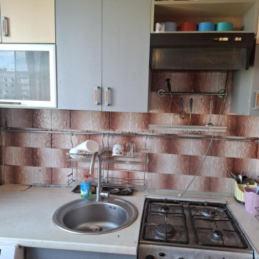 Продам квартиру, Валентиновская ул. , 3  ком., 65 м², косметический ремонт 