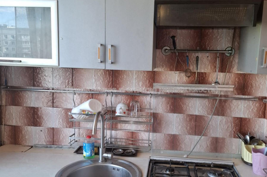 Продам квартиру, Валентиновская ул. , 3  ком., 65 м², косметический ремонт 