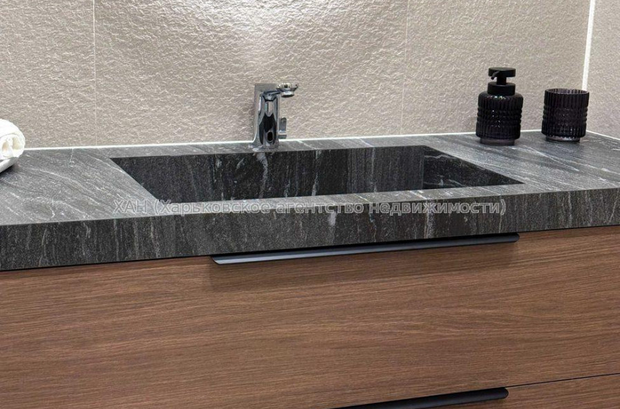 Продам квартиру, Людвига Свободы просп. , 1  ком., 33 м², евроремонт 