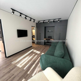 Продам квартиру, Людвига Свободы просп. , 1  ком., 33 м², евроремонт