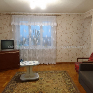 Здам квартиру, Александра Лавренко ул. , 2/1 , 2 кім., 60 м², советский ремонт 