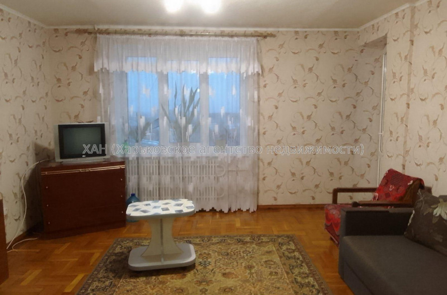 Здам квартиру, Александра Лавренко ул. , 2/1 , 2 кім., 60 м², советский ремонт 