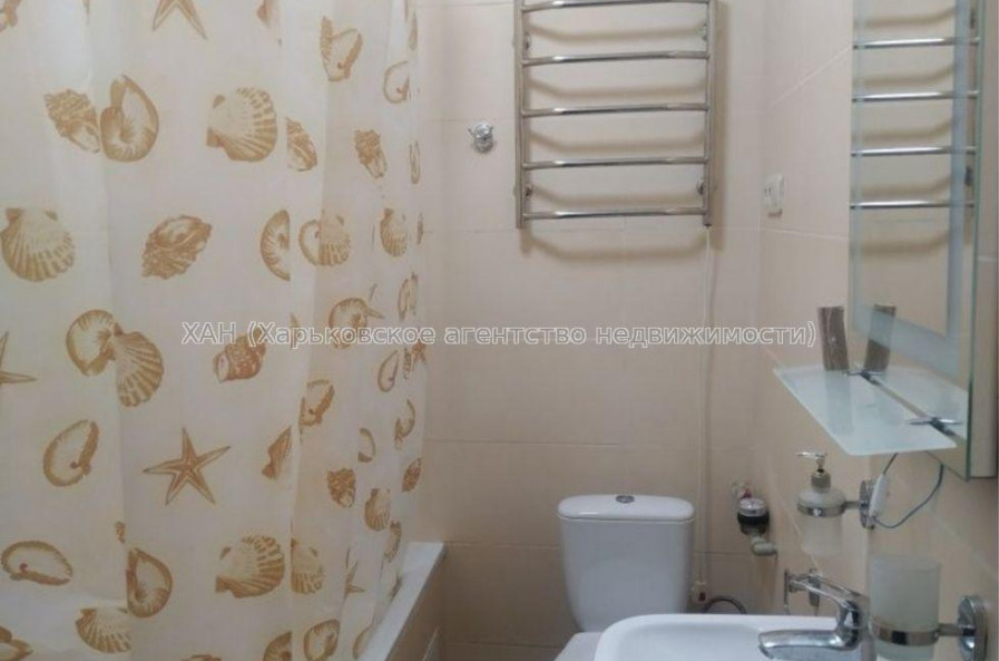 Продам квартиру, Киргизская ул. , 1 кім., 25 м², евроремонт 