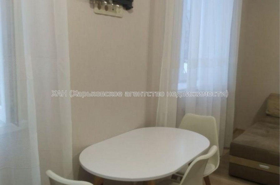 Продам квартиру, Киргизская ул. , 1 кім., 25 м², евроремонт 