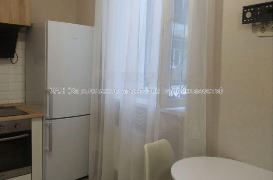 Продам квартиру, Киргизская ул. , 1 кім., 25 м², евроремонт 