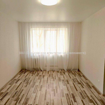 Продам квартиру, Индустриальный просп. , 1  ком., 32.30 м², капитальный ремонт 