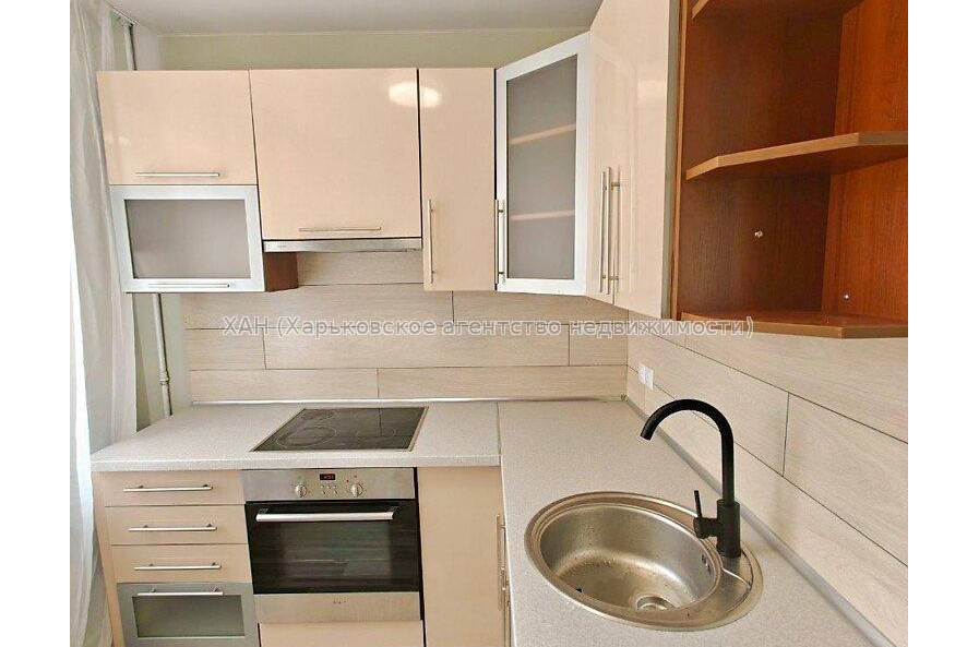 Продам квартиру, Индустриальный просп. , 1  ком., 32.30 м², капитальный ремонт 