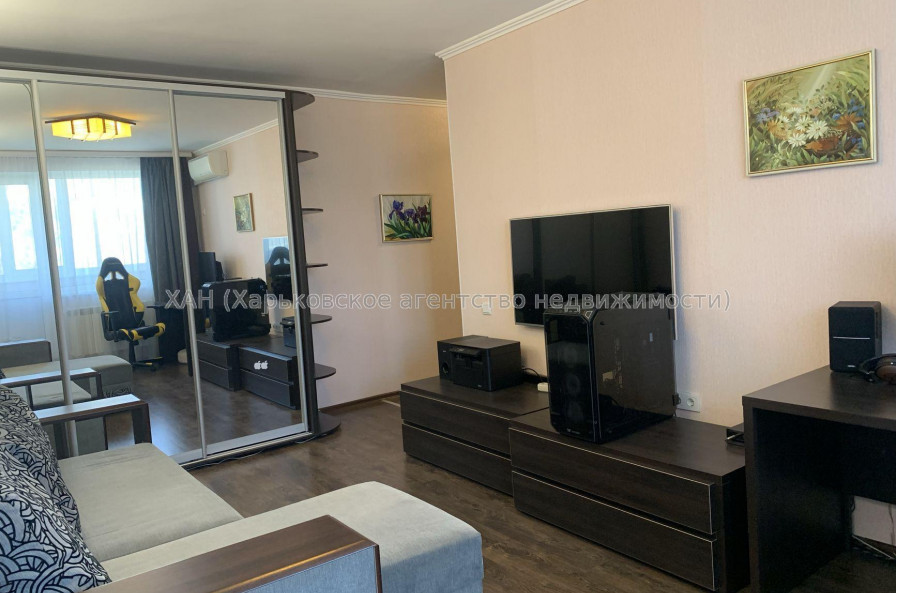 Продам квартиру, Ахсарова Энвера ул. , 2 кім., 45.70 м², евроремонт 