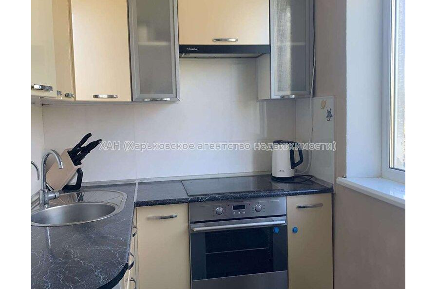 Продам квартиру, Ахсарова Энвера ул. , 2 кім., 45.70 м², евроремонт 