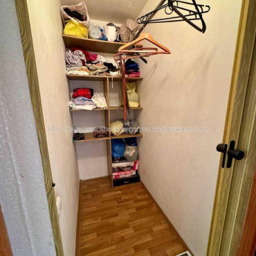 Продам квартиру, Победы просп. , 3 кім., 68 м², капитальный ремонт 