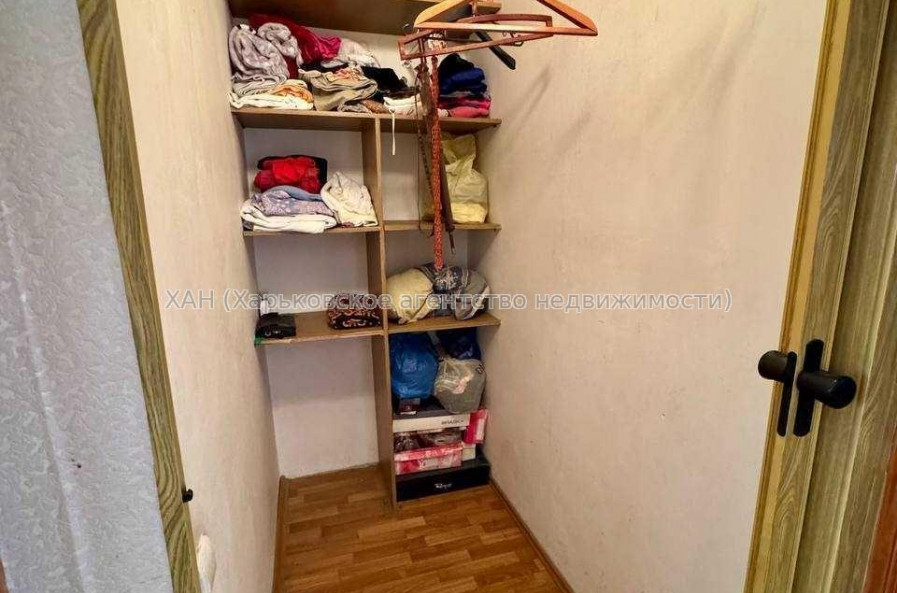 Продам квартиру, Победы просп. , 3 кім., 68 м², капитальный ремонт 