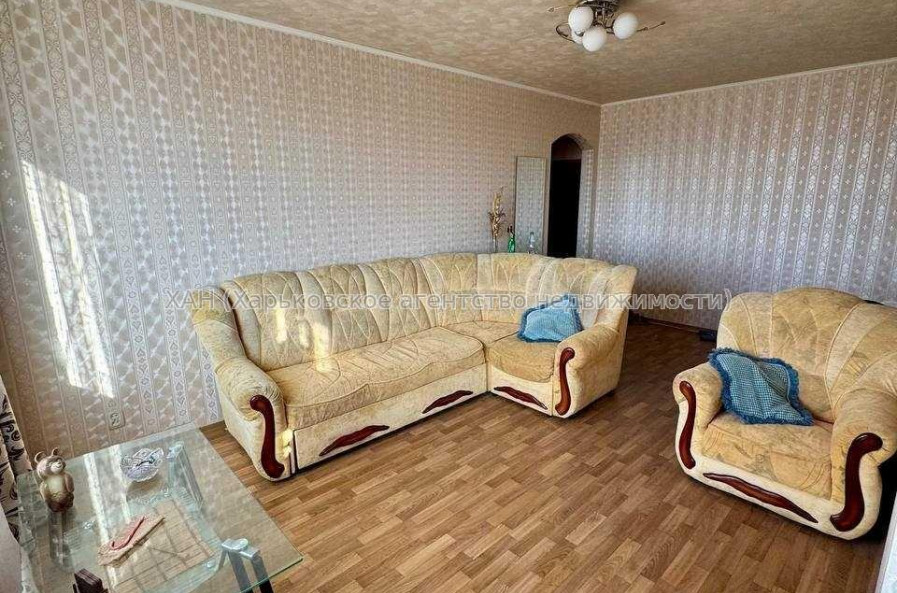 Продам квартиру, Победы просп. , 3 кім., 68 м², капитальный ремонт 