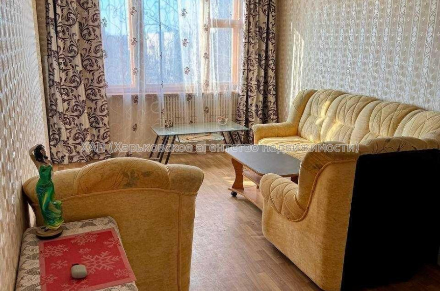 Продам квартиру, Победы просп. , 3 кім., 68 м², капитальный ремонт 