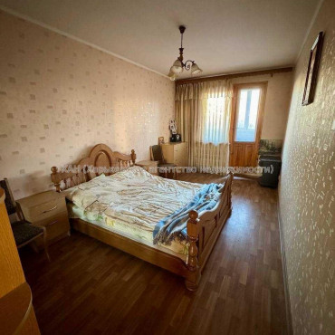 Продам квартиру, Победы просп. , 3 кім., 68 м², капитальный ремонт 