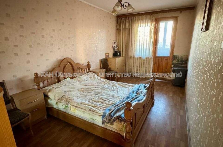 Продам квартиру, Победы просп. , 3 кім., 68 м², капитальный ремонт 