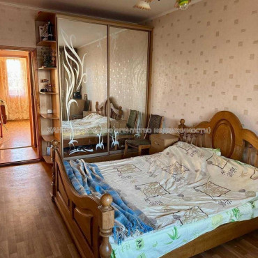 Продам квартиру, Победы просп. , 3 кім., 68 м², капитальный ремонт 