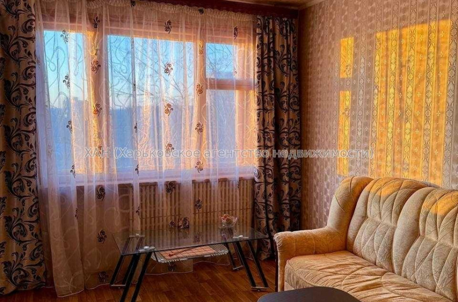 Продам квартиру, Победы просп. , 3 кім., 68 м², капитальный ремонт 