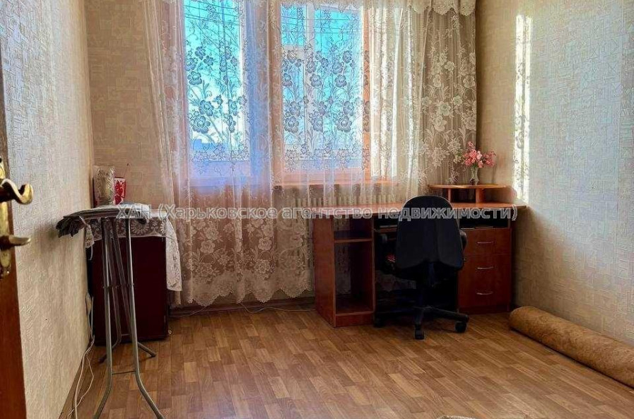 Продам квартиру, Победы просп. , 3 кім., 68 м², капитальный ремонт 