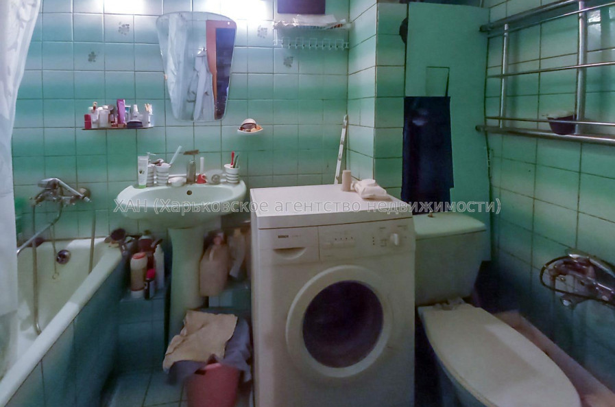 Продам квартиру, Ильинская ул. , 3 кім., 70 м², косметический ремонт 