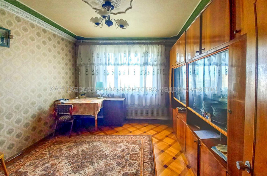 Продам квартиру, Ильинская ул. , 3 кім., 70 м², косметический ремонт 