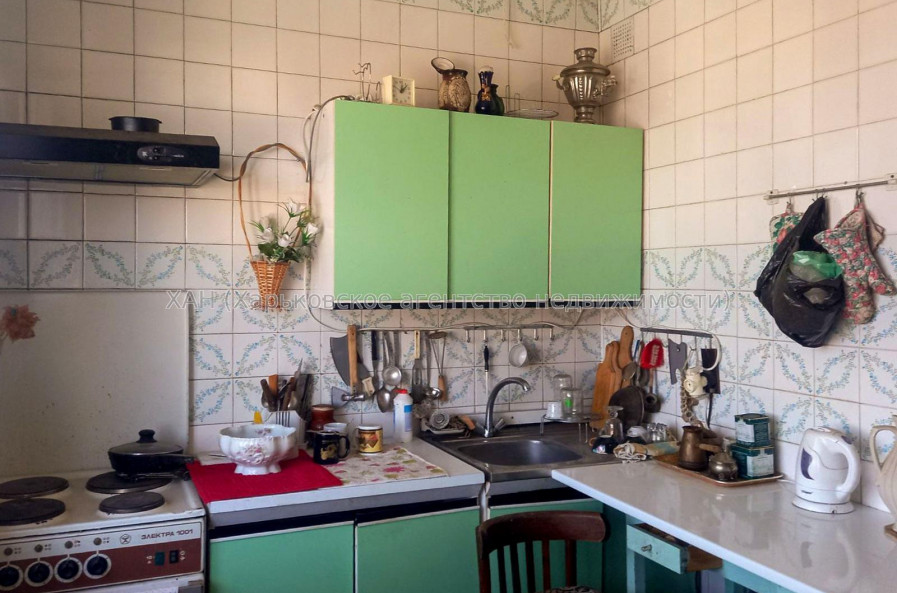 Продам квартиру, Ильинская ул. , 3 кім., 70 м², косметический ремонт 