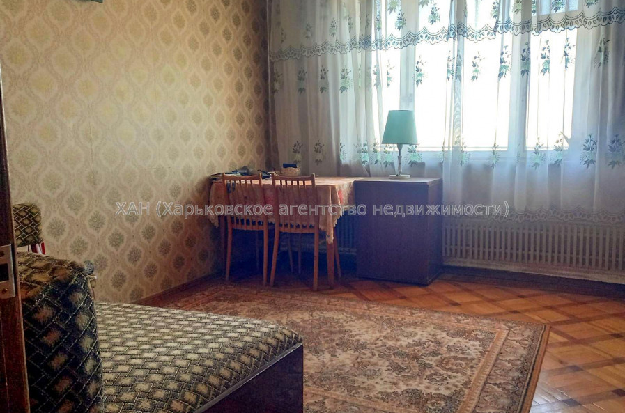 Продам квартиру, Ильинская ул. , 3 кім., 70 м², косметический ремонт 