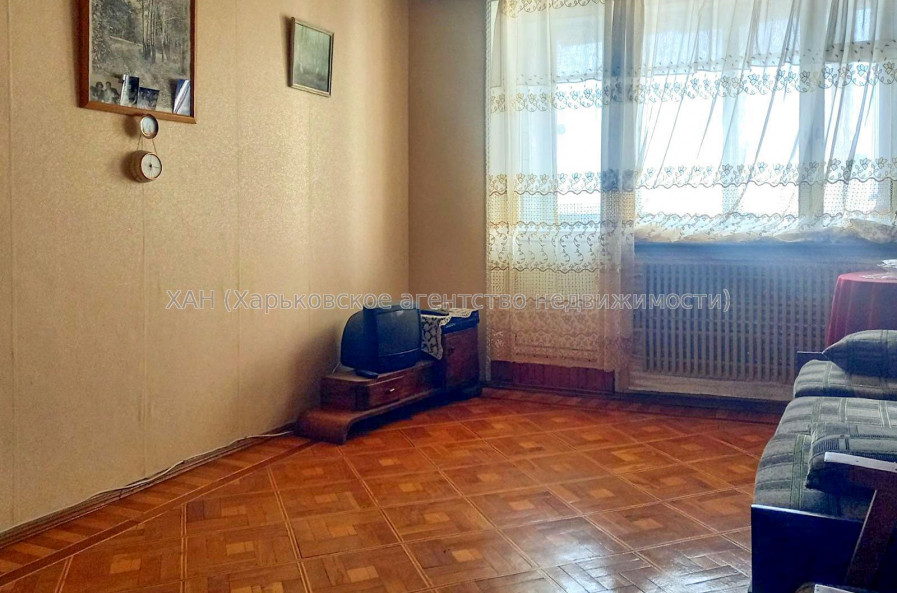 Продам квартиру, Ильинская ул. , 3 кім., 70 м², косметический ремонт 