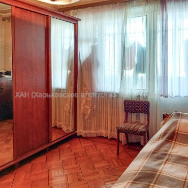 Продам квартиру, Ильинская ул. , 3 кім., 70 м², косметический ремонт 