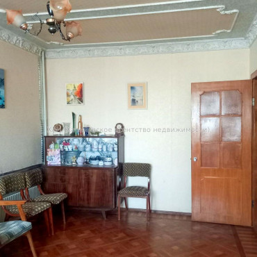 Продам квартиру, Ильинская ул. , 3 кім., 70 м², косметический ремонт 