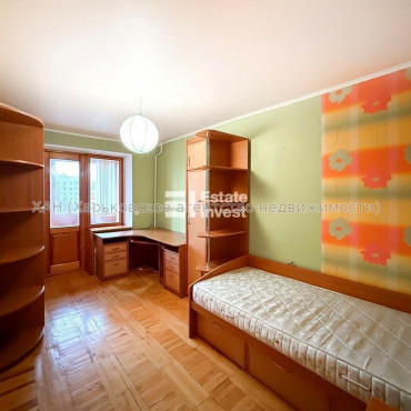 Продам квартиру, Полтавский Шлях ул. , 3 кім., 71 м², косметический ремонт 