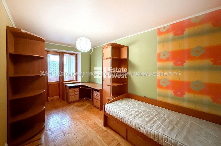 Продам квартиру, Полтавский Шлях ул. , 3 кім., 71 м², косметический ремонт 