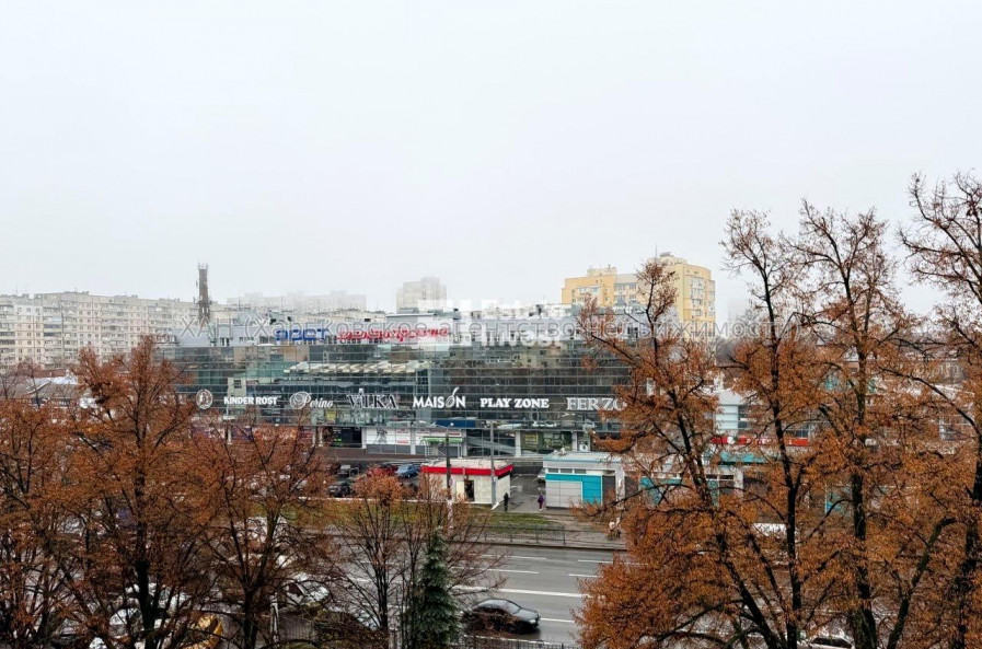 Продам квартиру, Полтавский Шлях ул. , 3 кім., 71 м², косметический ремонт 