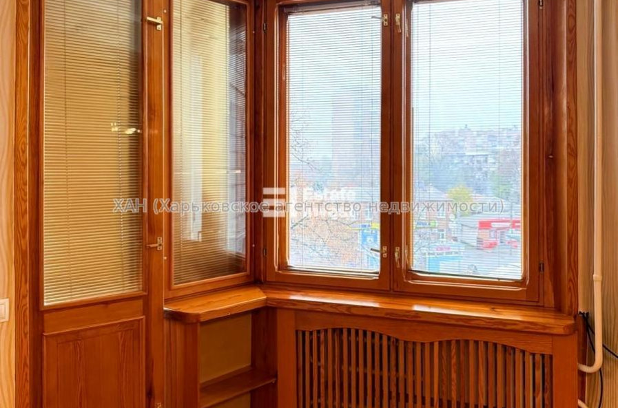 Продам квартиру, Полтавский Шлях ул. , 3 кім., 71 м², косметический ремонт 