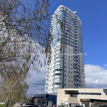 Продам квартиру, Барабашова академика ул. , 2  ком., 68 м², капитальный ремонт 