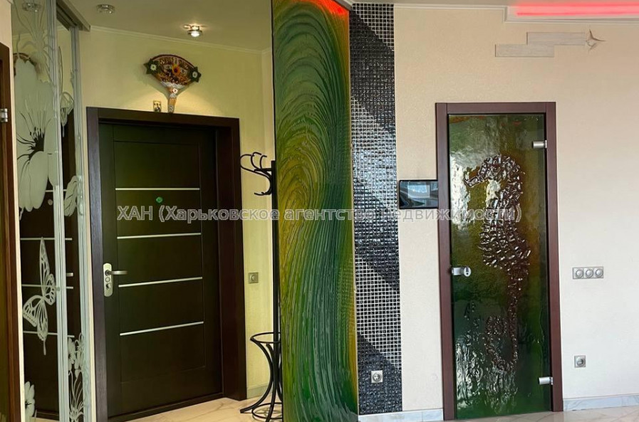 Продам квартиру, Барабашова академика ул. , 2 кім., 68 м², капитальный ремонт 