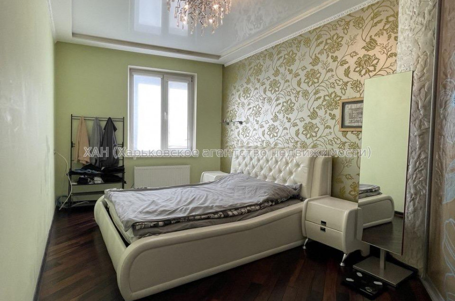 Продам квартиру, Барабашова академика ул. , 2  ком., 68 м², капитальный ремонт 