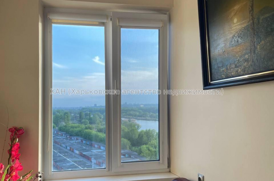 Продам квартиру, Барабашова академика ул. , 2 кім., 68 м², капитальный ремонт 