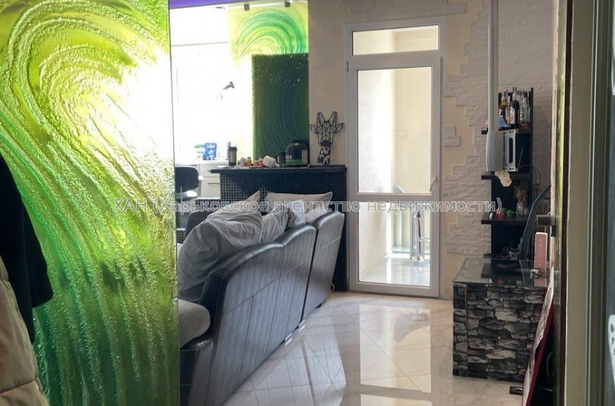 Продам квартиру, Барабашова академика ул. , 2  ком., 68 м², капитальный ремонт 