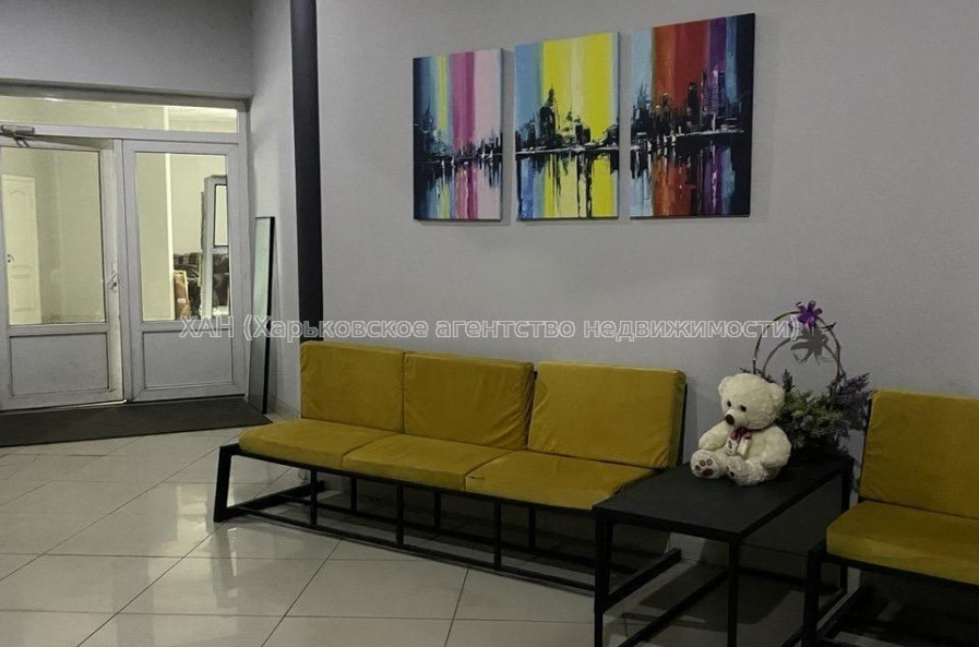 Продам квартиру, Барабашова академика ул. , 2  ком., 68 м², капитальный ремонт 