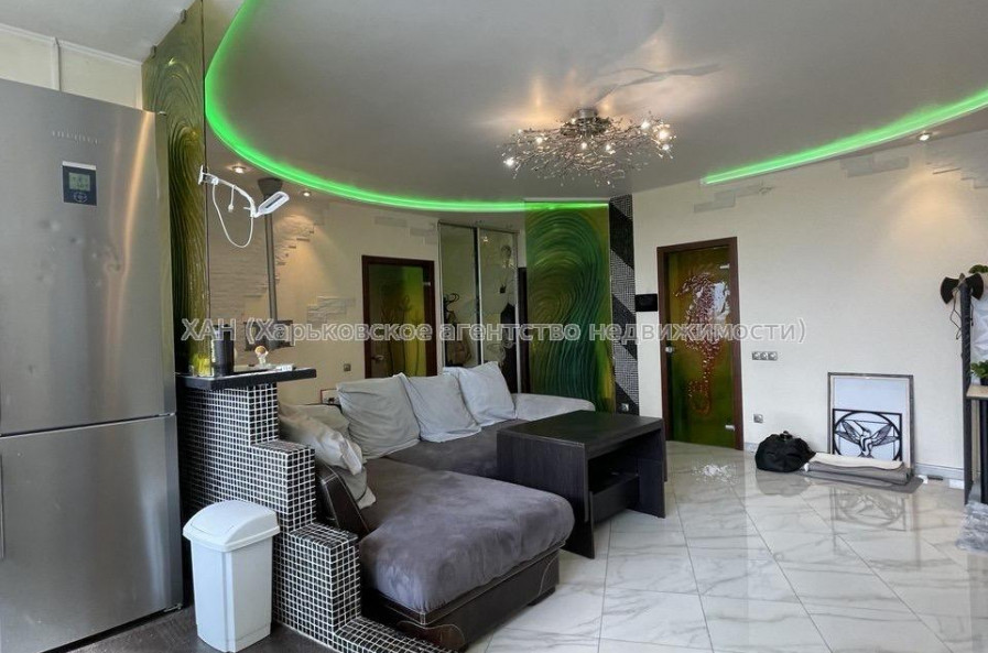 Продам квартиру, Барабашова академика ул. , 2  ком., 68 м², капитальный ремонт 