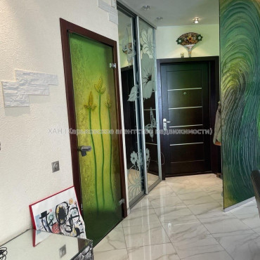 Продам квартиру, Барабашова академика ул. , 2  ком., 68 м², капитальный ремонт 