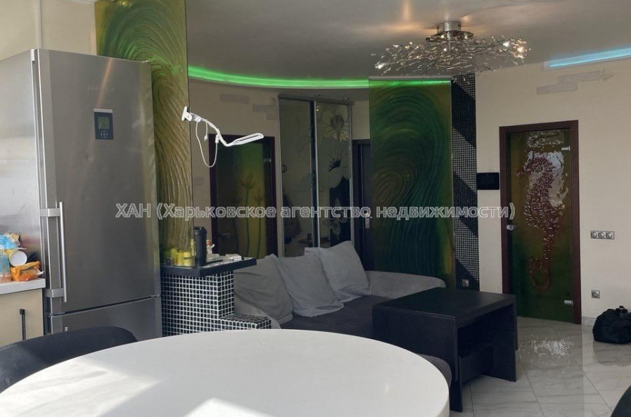 Продам квартиру, Барабашова академика ул. , 2  ком., 68 м², капитальный ремонт 