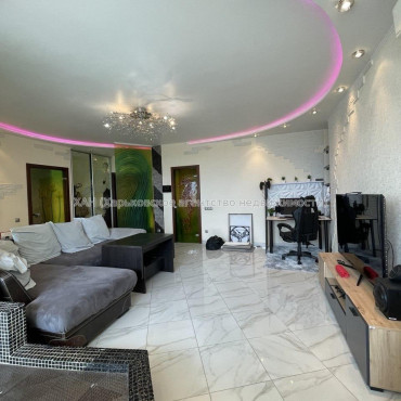 Продам квартиру, Барабашова академика ул. , 2  ком., 68 м², капитальный ремонт 