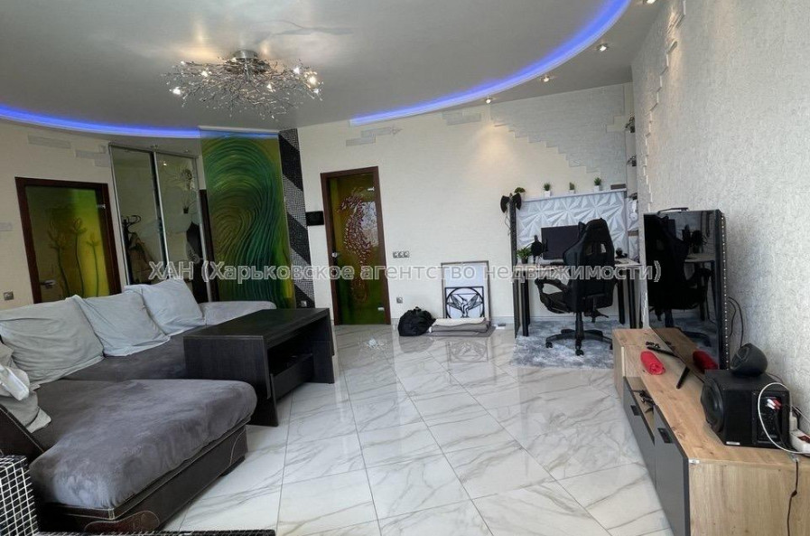 Продам квартиру, Барабашова академика ул. , 2  ком., 68 м², капитальный ремонт 