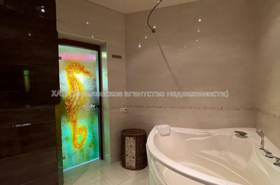 Продам квартиру, Барабашова академика ул. , 2 кім., 68 м², капитальный ремонт 